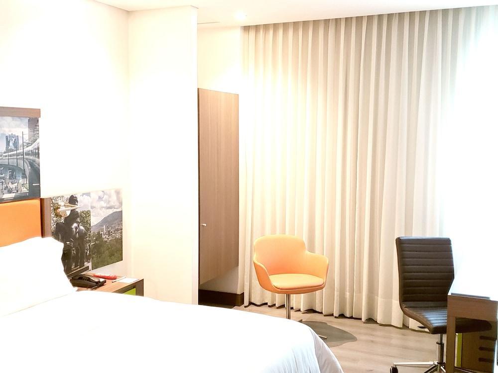 Hampton By Hilton Yopal Hotel Kültér fotó